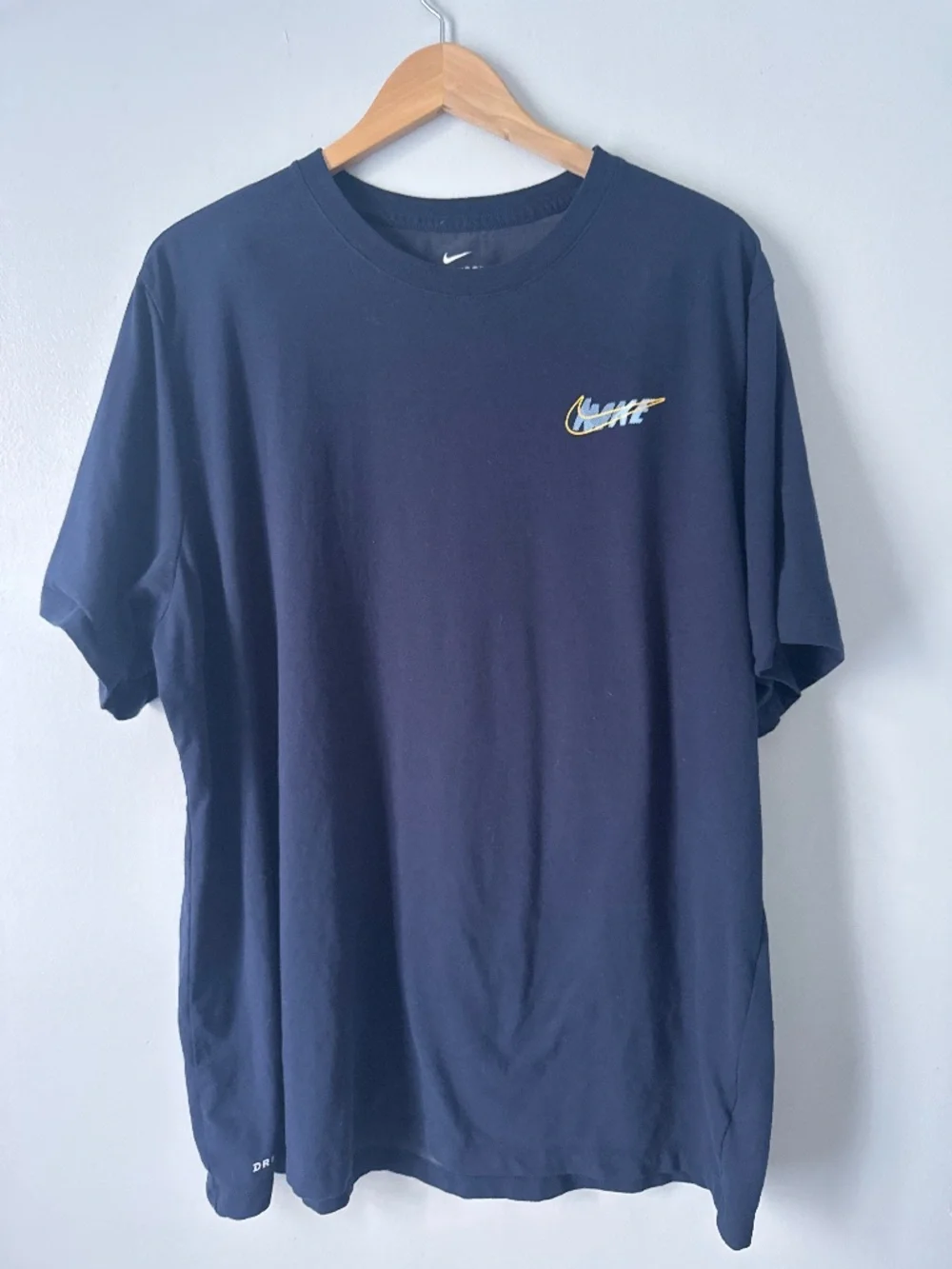 The Nike tee dri fit navy